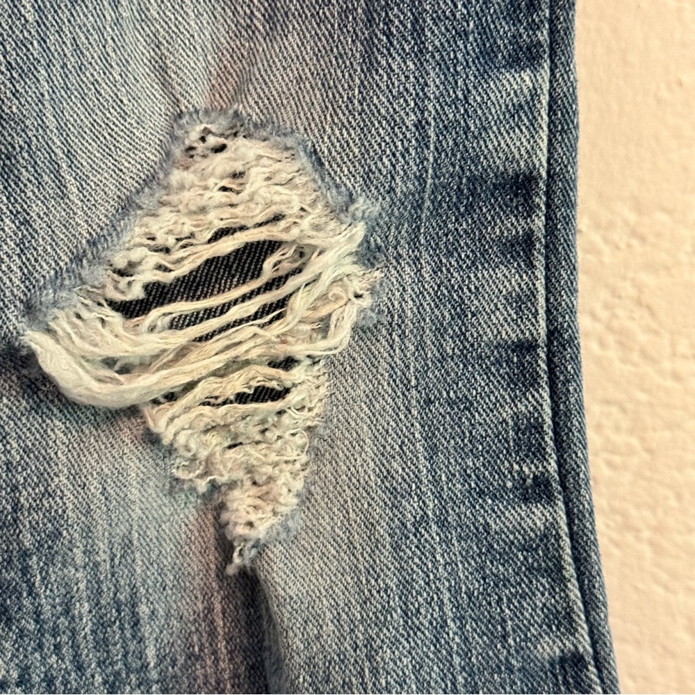 Levi's Blue Distressed Straight-Leg Jeans With Adjustable Waist and Embroidery. - Picture 7 of 13